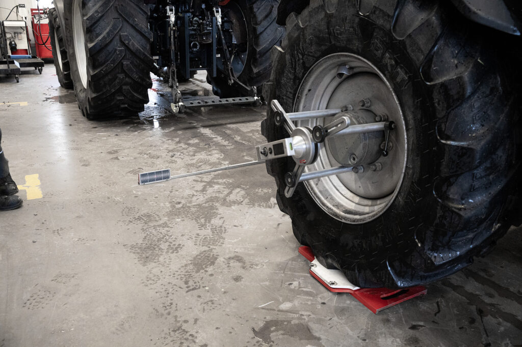 achsenvermessung-hans-ayrle-landtechnik-weidemann